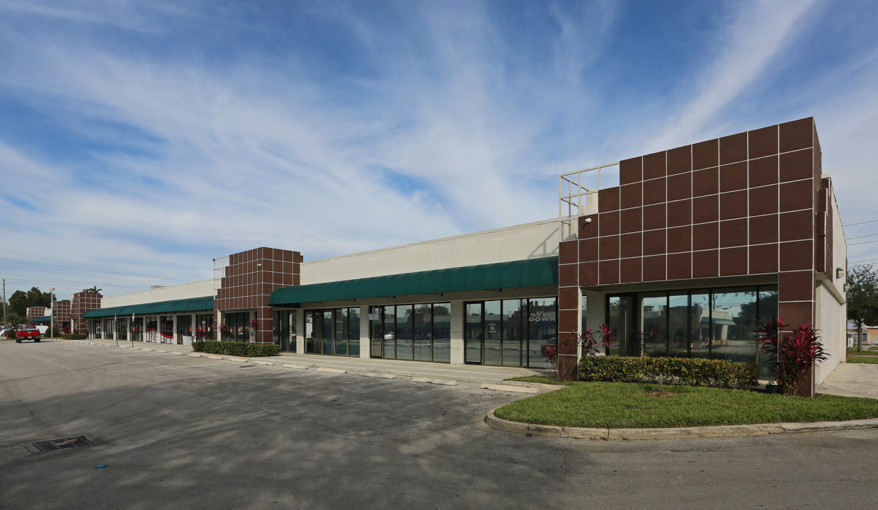 740-770-S-Military-Trl-West-Palm-Beach-FL-Primary-Photo-3-LargeHighDefinition