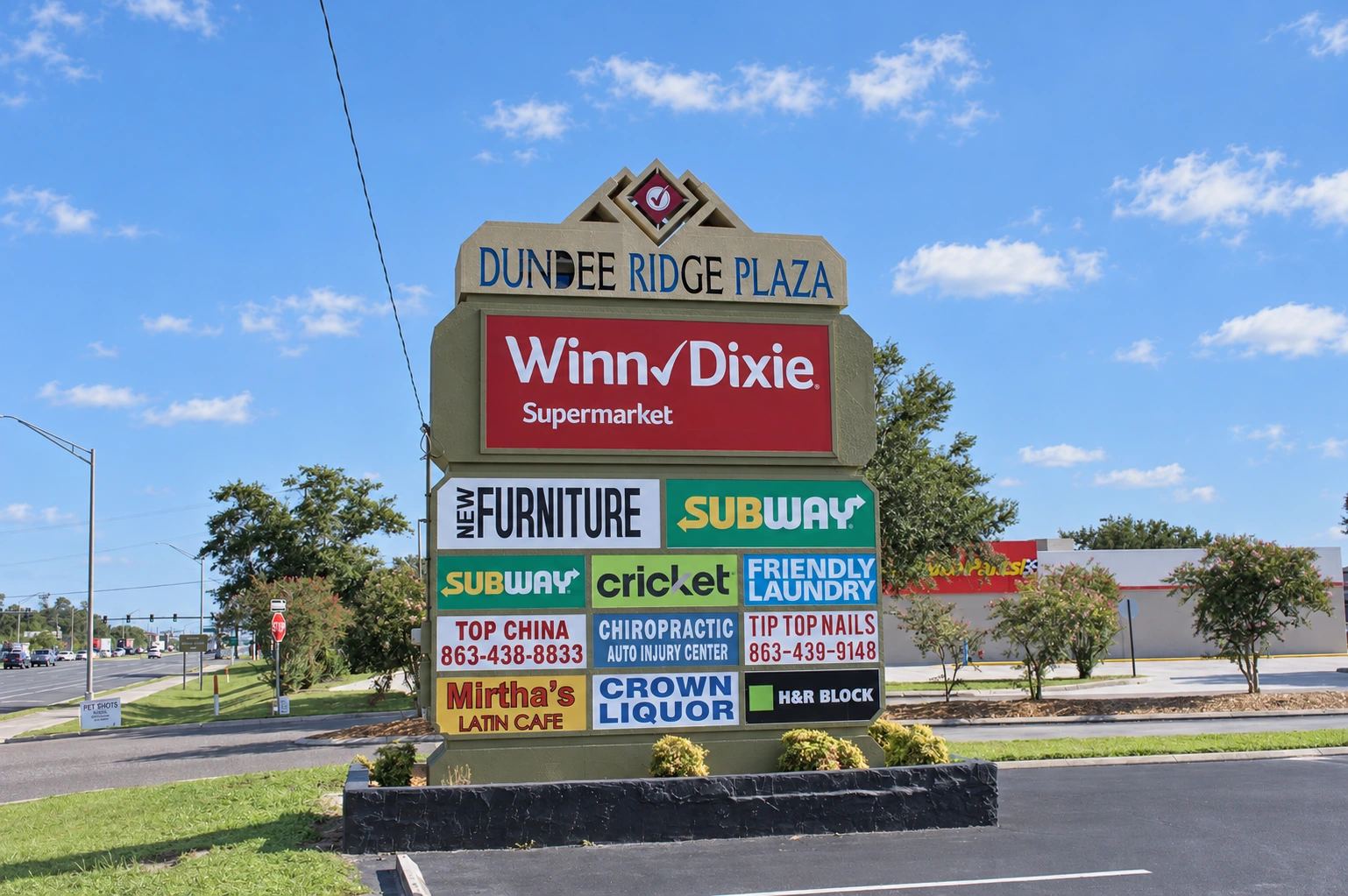 Dundee Ridge Plaza roadside plaza sign
