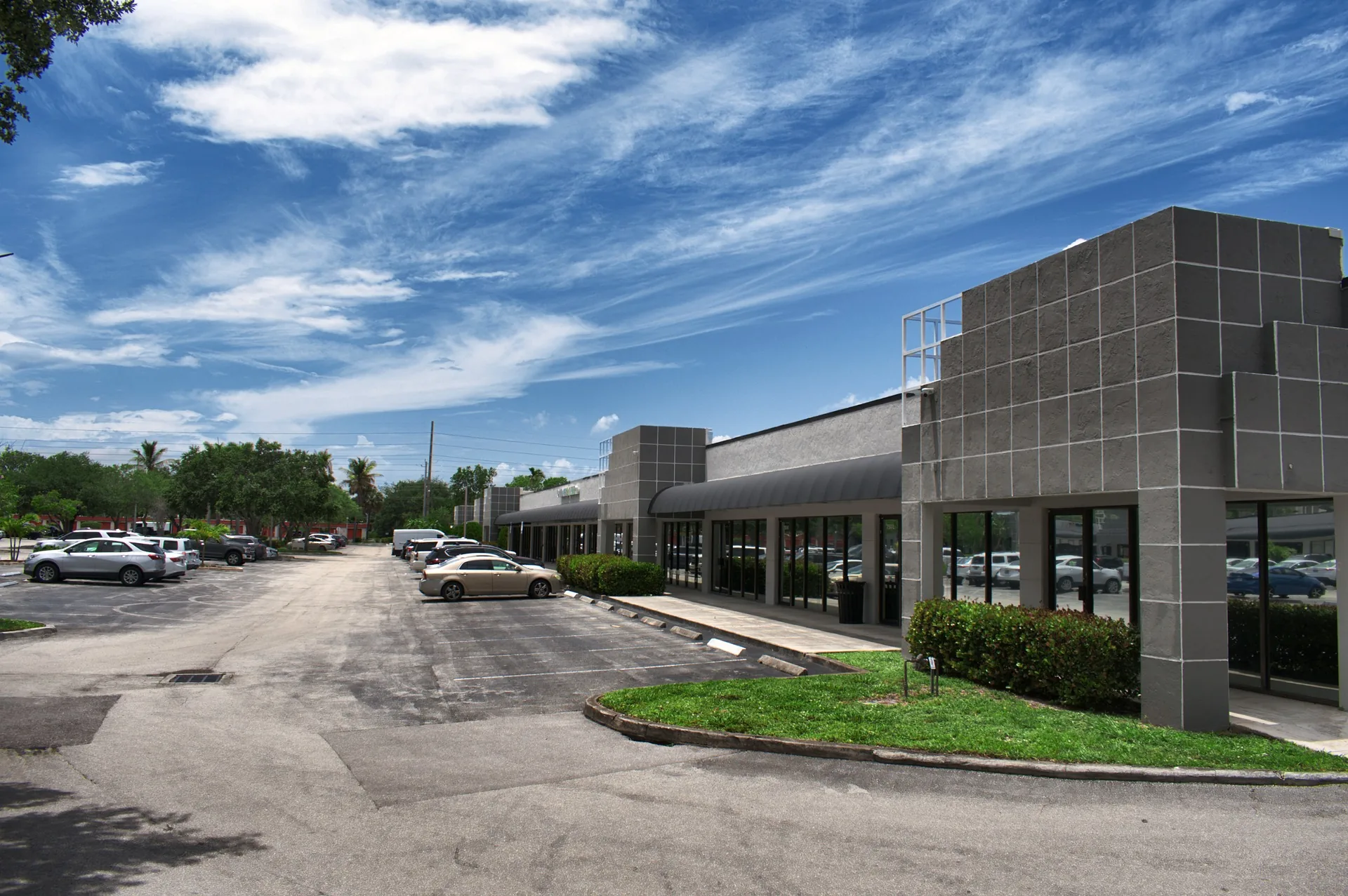 Polo Marketplace shopping center and parking in West Palm Beach